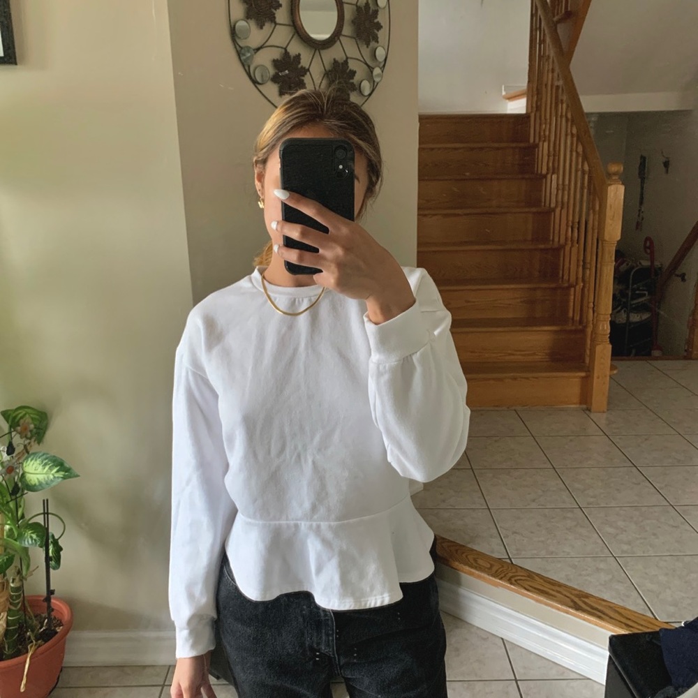 Zara White Ruffle Crewneck Sweatshirt